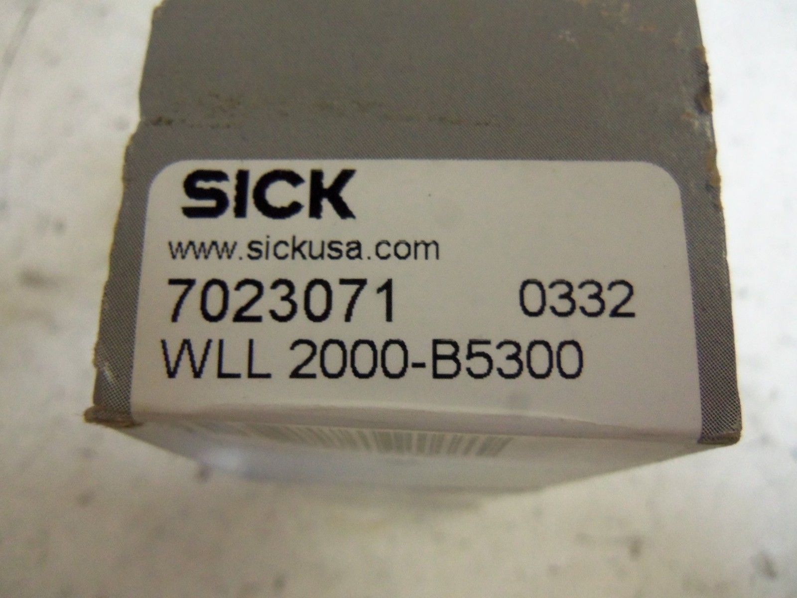 SICK WLL2000-B5300 SENSOR *NEW IN BOX*