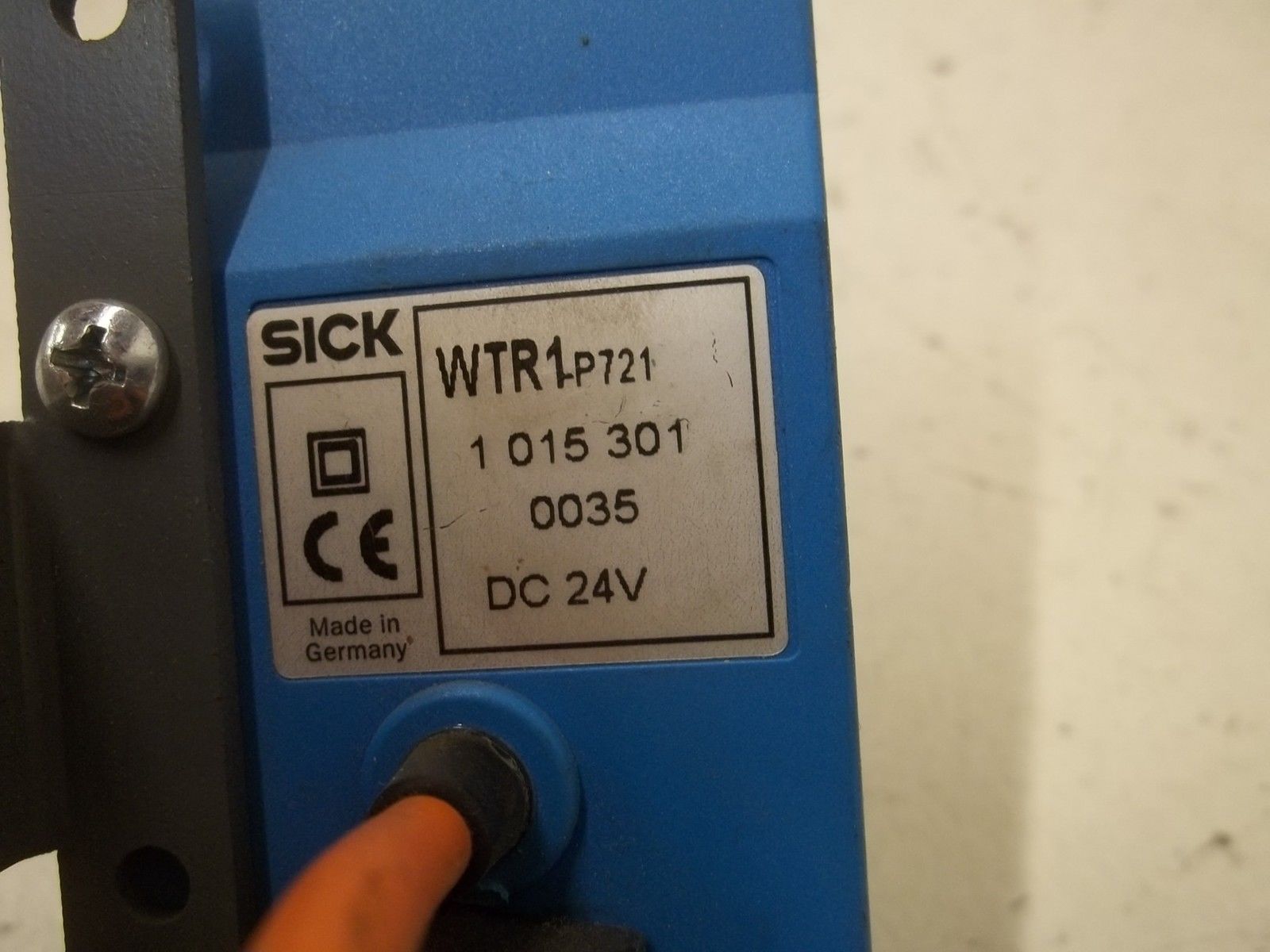 SICK WTR1-P721 PHOTOELECTRIC SENSOR UNMP