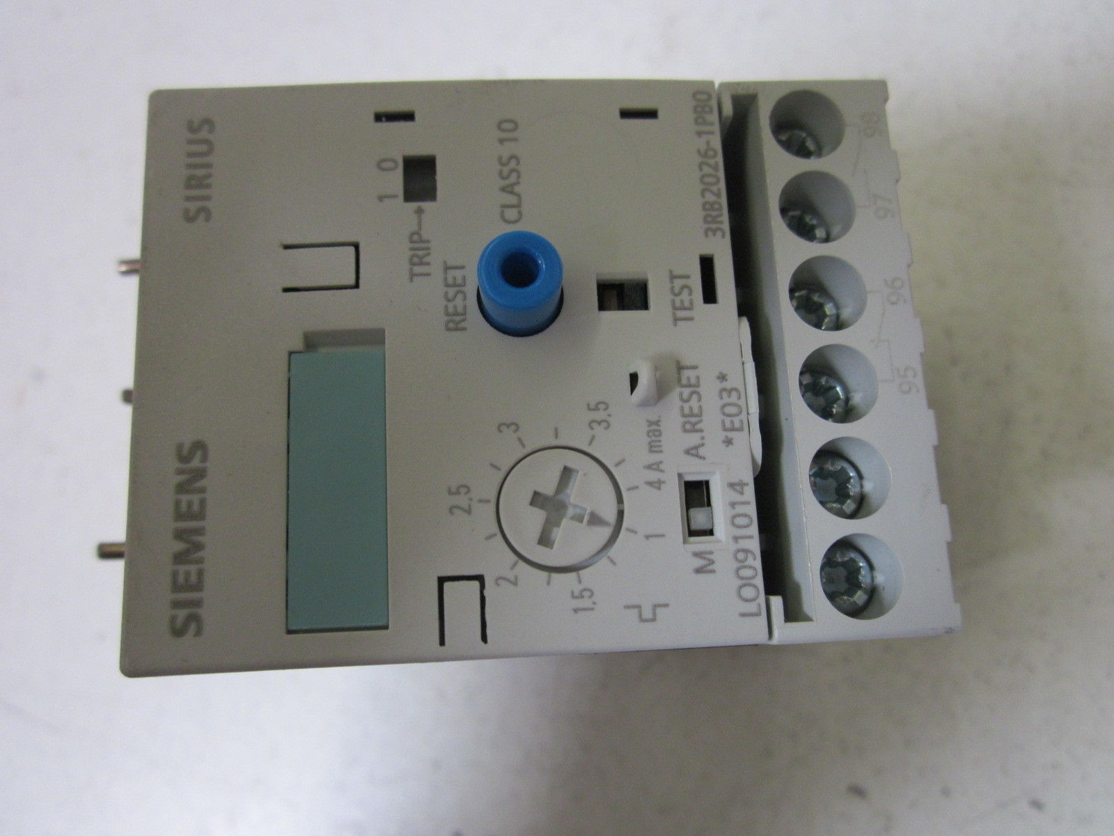 SIEMENS 3RB2026-PB0 UNMP