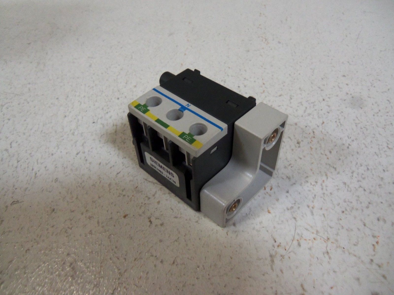 SIEMENS 3RK1903-2AC10 THERMINAL BLOCK UNMP