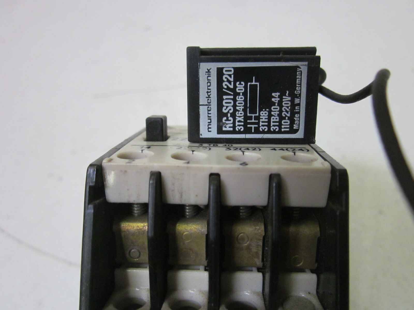 SIEMENS 3TB4017-0G 50V UNMP