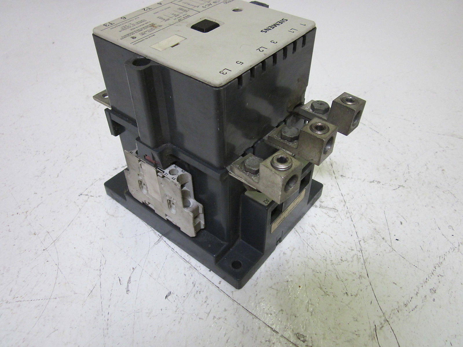 SIEMENS 3TF5022-0AQD CONTACTOR 600VAC  UNMP