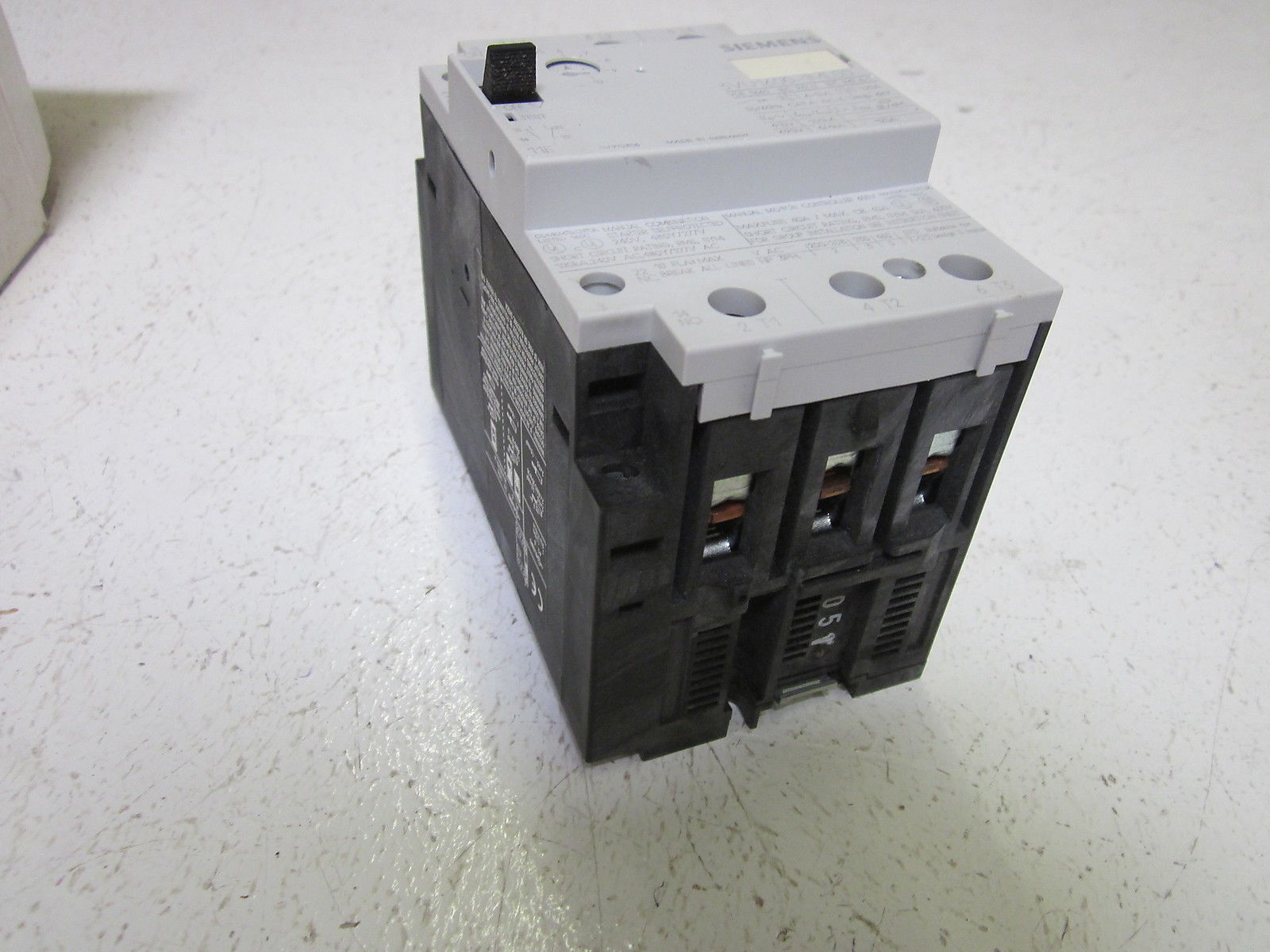 SIEMENS 3VU1600-1ML00 CIRCUIT BREAKER UNMP