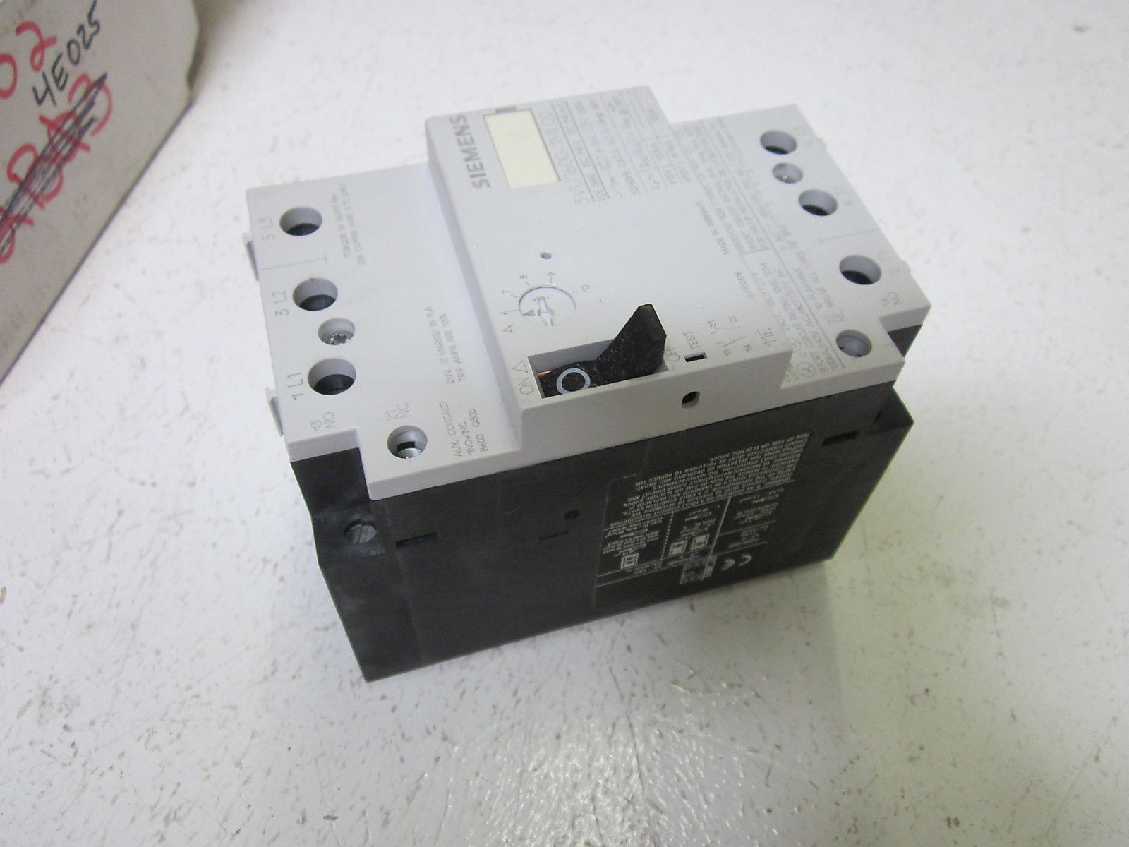 SIEMENS 3VU1600-1ML00 CIRCUIT BREAKER UNMP