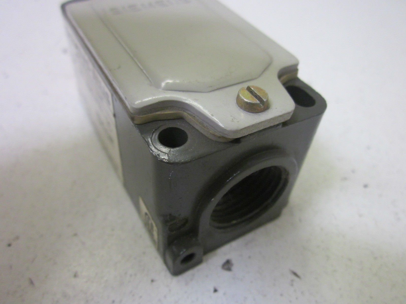 SIEMENS  3ZA2312-1C UNMP