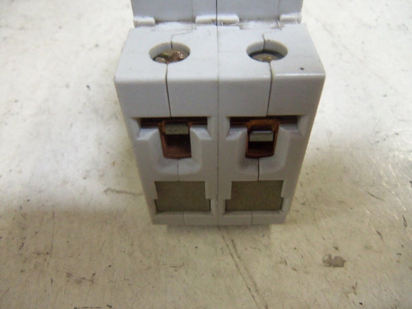 SIEMENS 5SX2204-8 CIRCUIT BREAKER 4A UNMP
