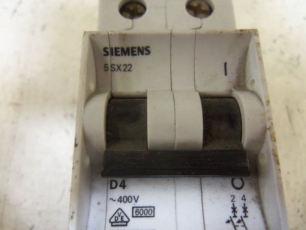 SIEMENS 5SX2204-8 CIRCUIT BREAKER 4A UNMP