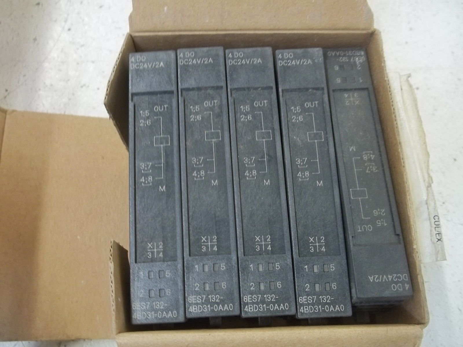 SIEMENS 6ES7 132-4BD31-0AA0 DIGITAL OUTPUT (4) NSMP