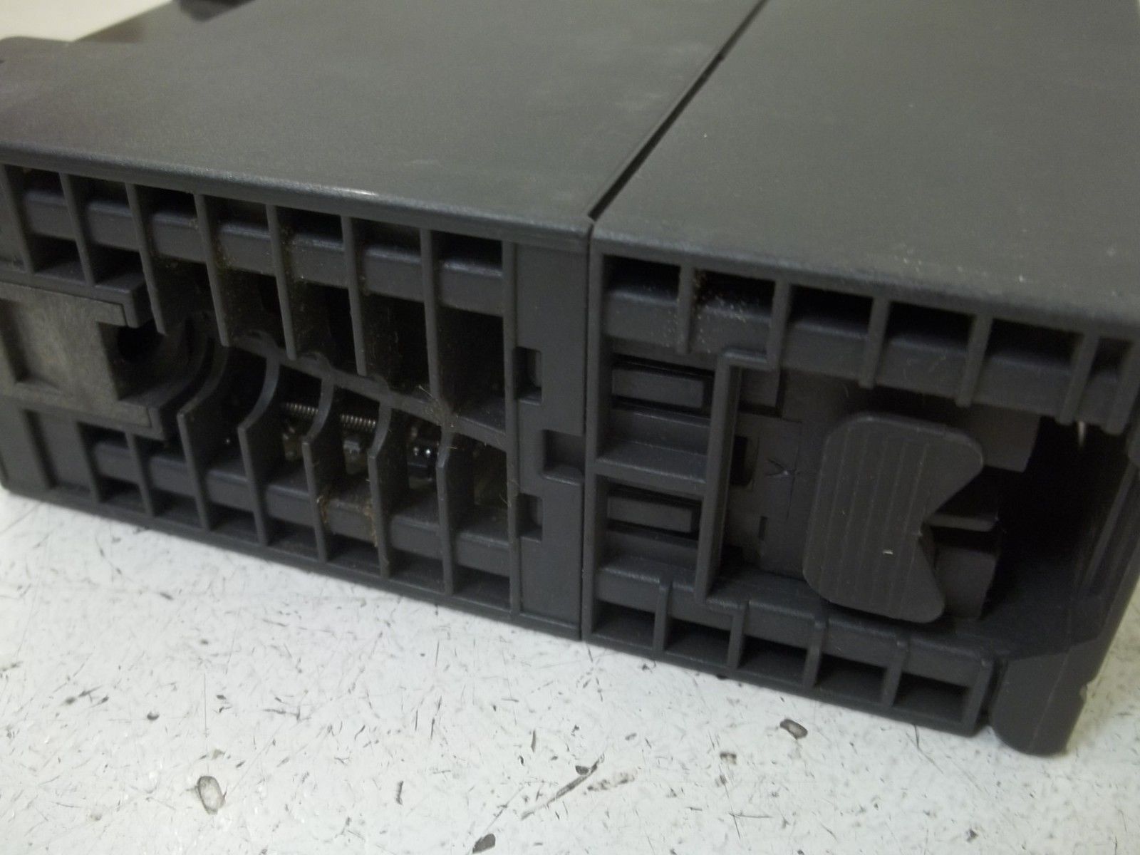 SIEMENS 6ES7 331-1KF01-0AB0 INPUT MOUDLE ANALOG 8POINT 13BIT 40PIN UNMP