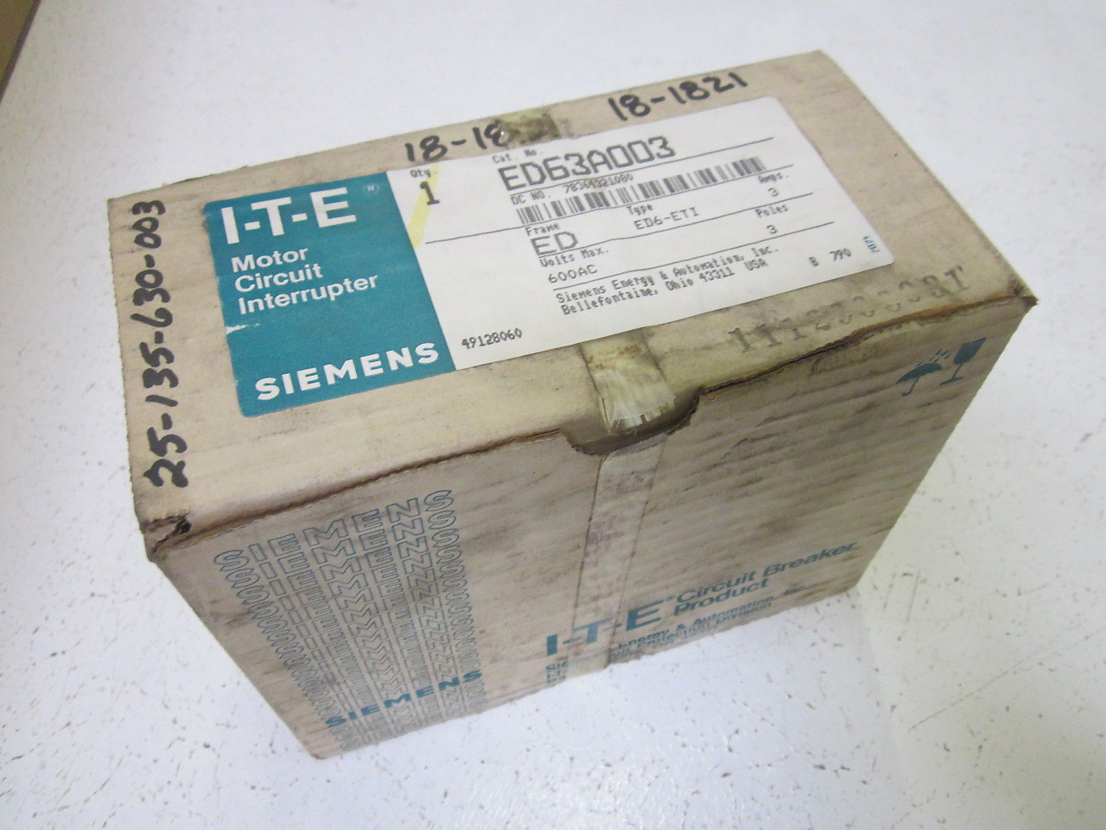 SIEMENS ED63A003 CIRCUIT BREAKER 3A 3P 600VAC  *NEW IN BOX*