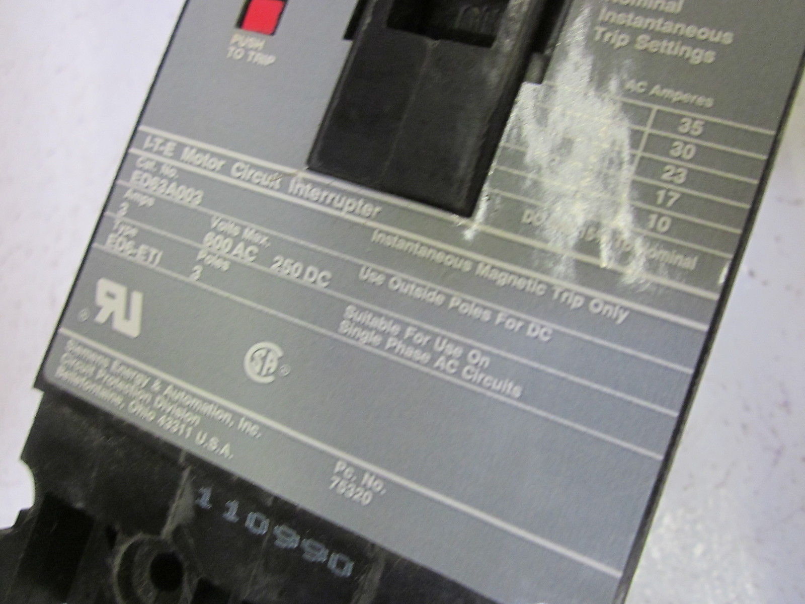 SIEMENS ED63A003 CIRCUIT BREAKER 3A 3P 600VAC  *NEW IN BOX*