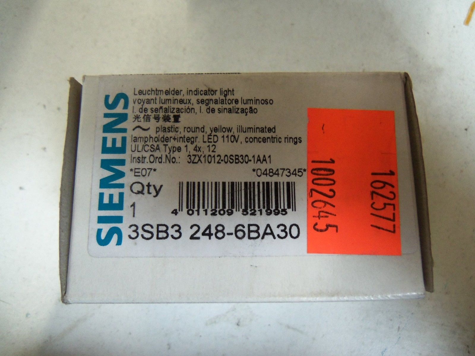 SIEMENS INDICATOR LIGHT (YELLOW) 3SB3 248-6BA30 *NEW IN BOX*