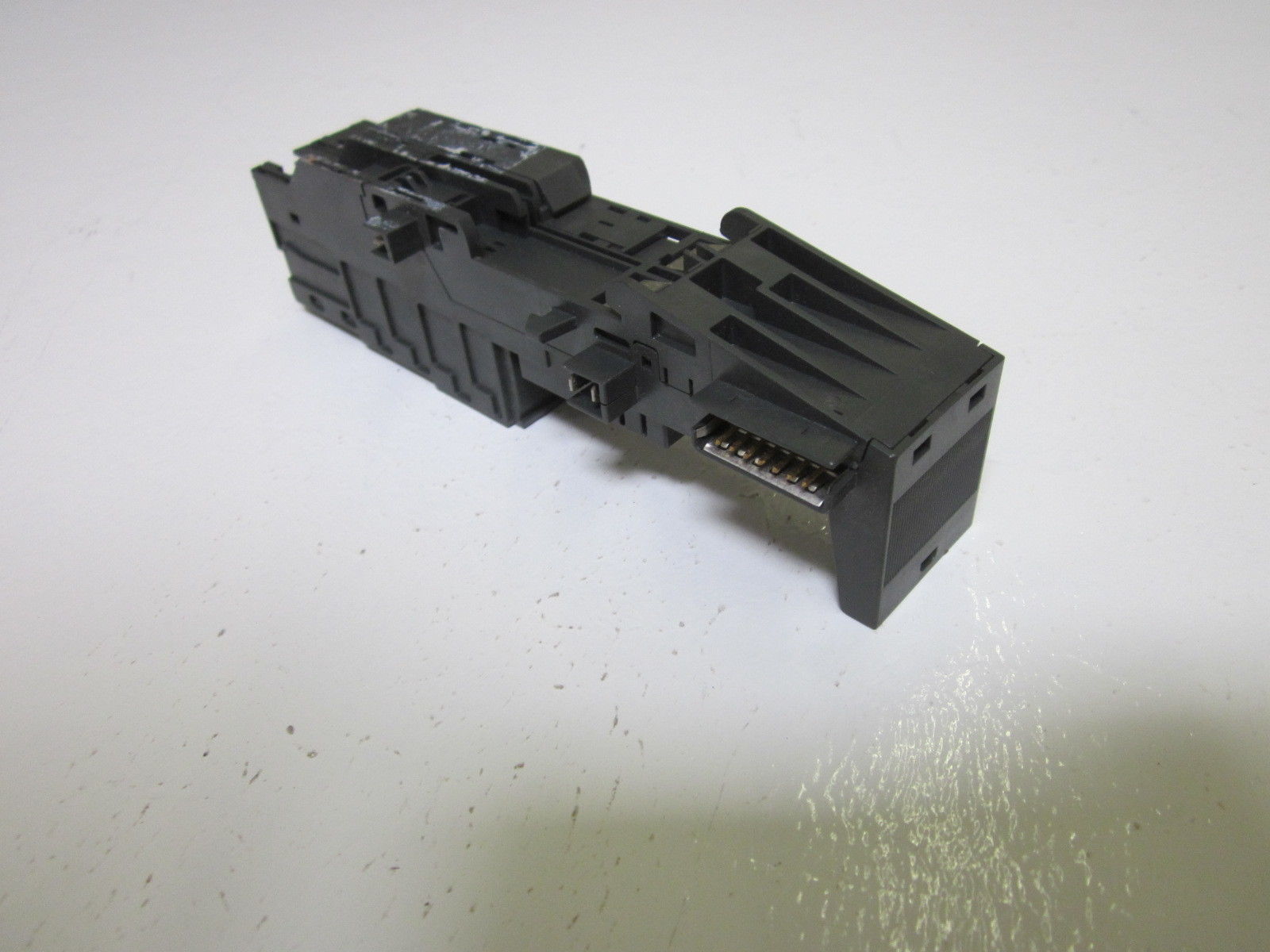 SIEMENS TM-E30C46-A1 TERMINAL MODULE UNMP