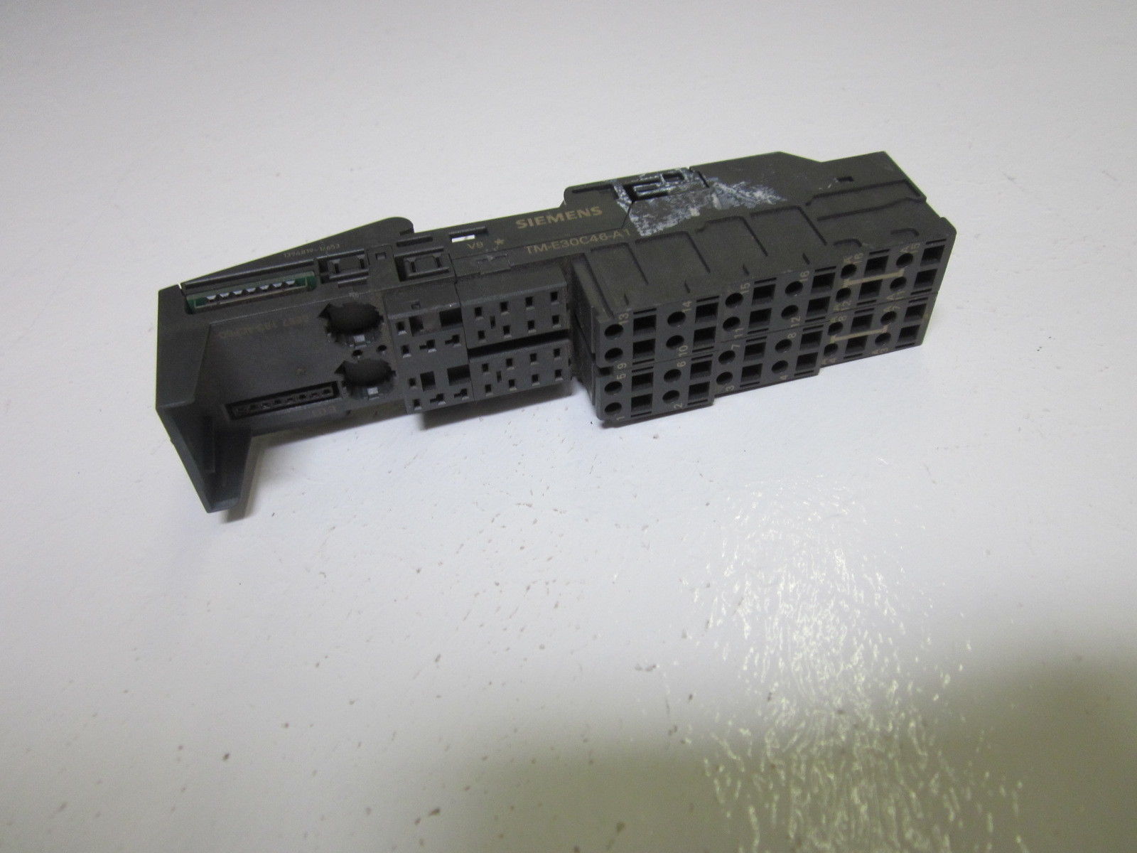 SIEMENS TM-E30C46-A1 TERMINAL MODULE UNMP