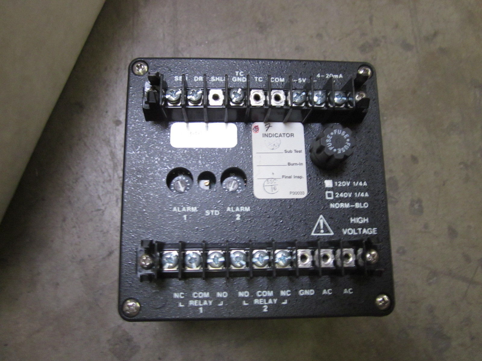 SIGNET 3-9859.100 MODEL 3 CONDUCTIVITY ANALYZER 0-100 120V UNMP