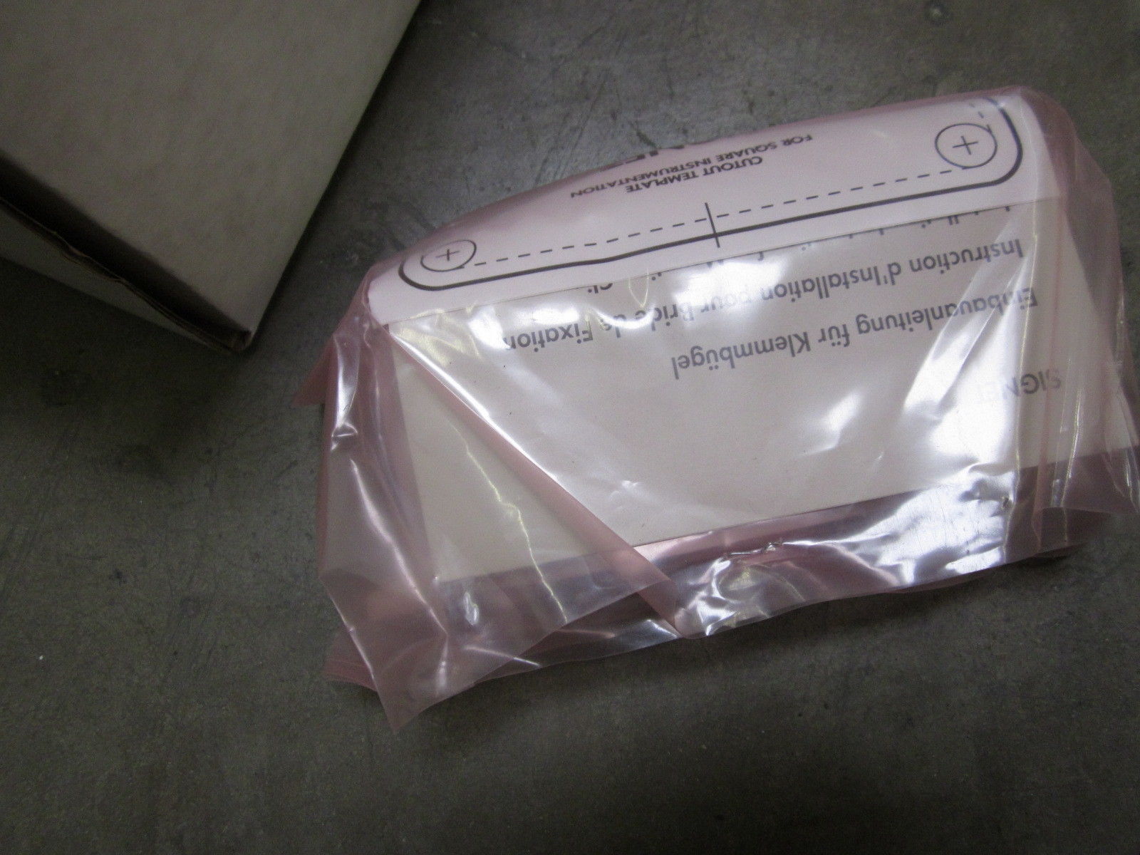 SIGNET 3-9859.100 MODEL 3 CONDUCTIVITY ANALYZER 0-100 120V UNMP