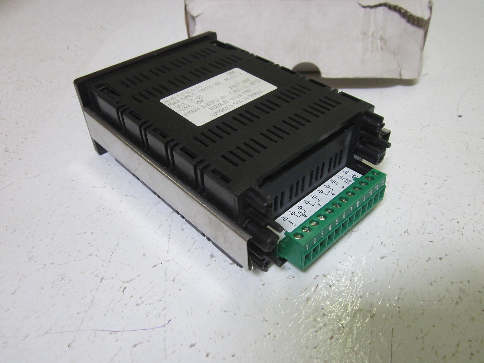 SIMPSON HK-45-1-0130-0-2-0 TEMPERATURE CONTROLLER 110/220VAC UNMP