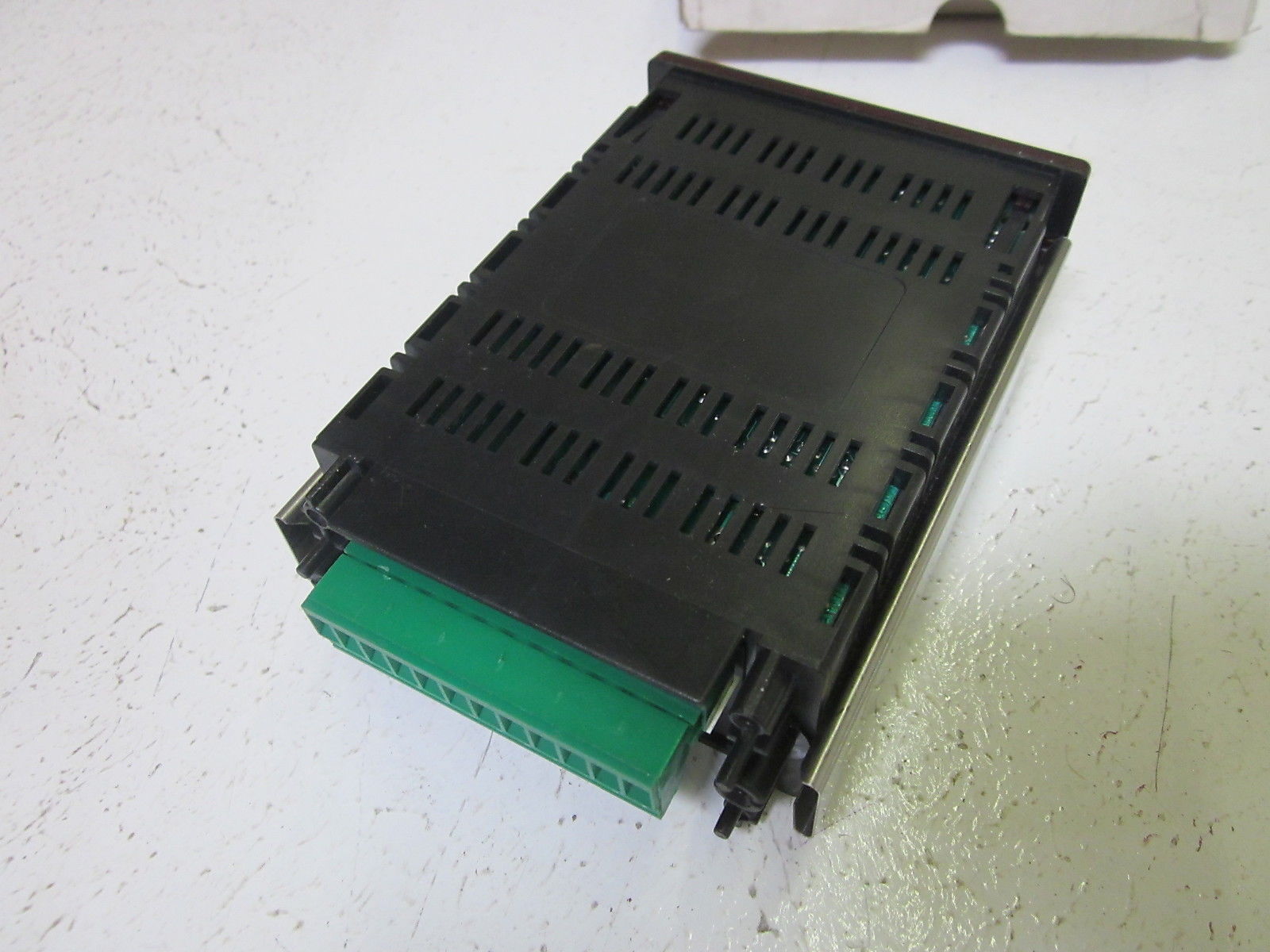 SIMPSON HK-45-1-0130-0-2-0 TEMPERATURE CONTROLLER 110/220VAC UNMP