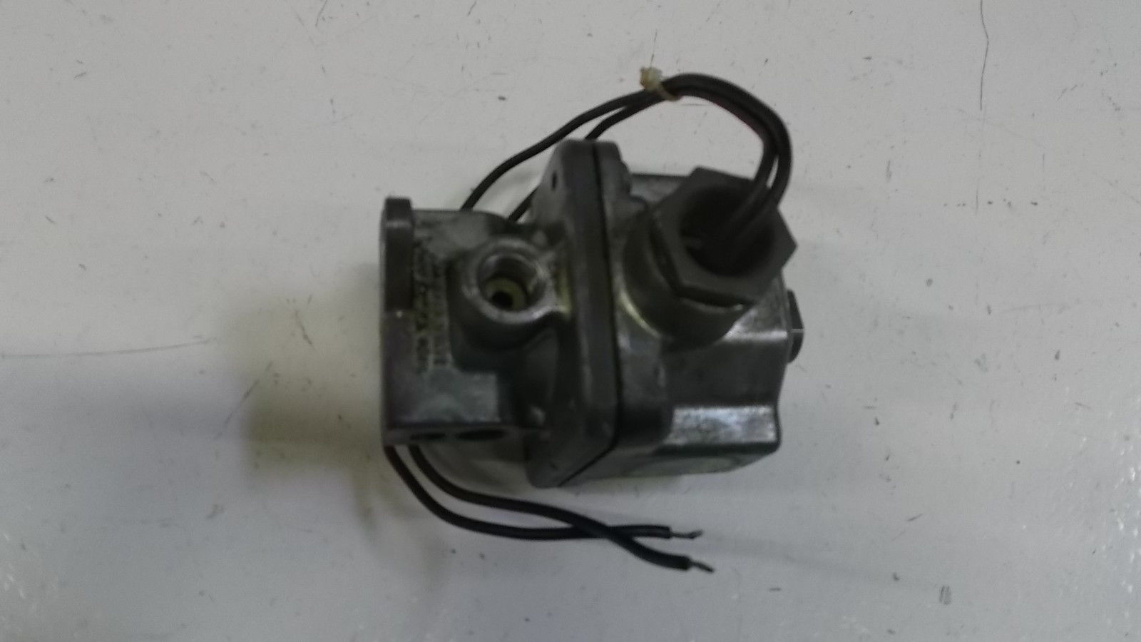 SKINNER VALVE A3DM2127 120-60 V UNMP