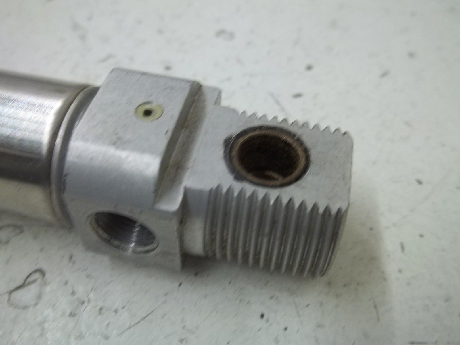 SMC C85N20-25 PNEUMATIC CYLINDER UNMP