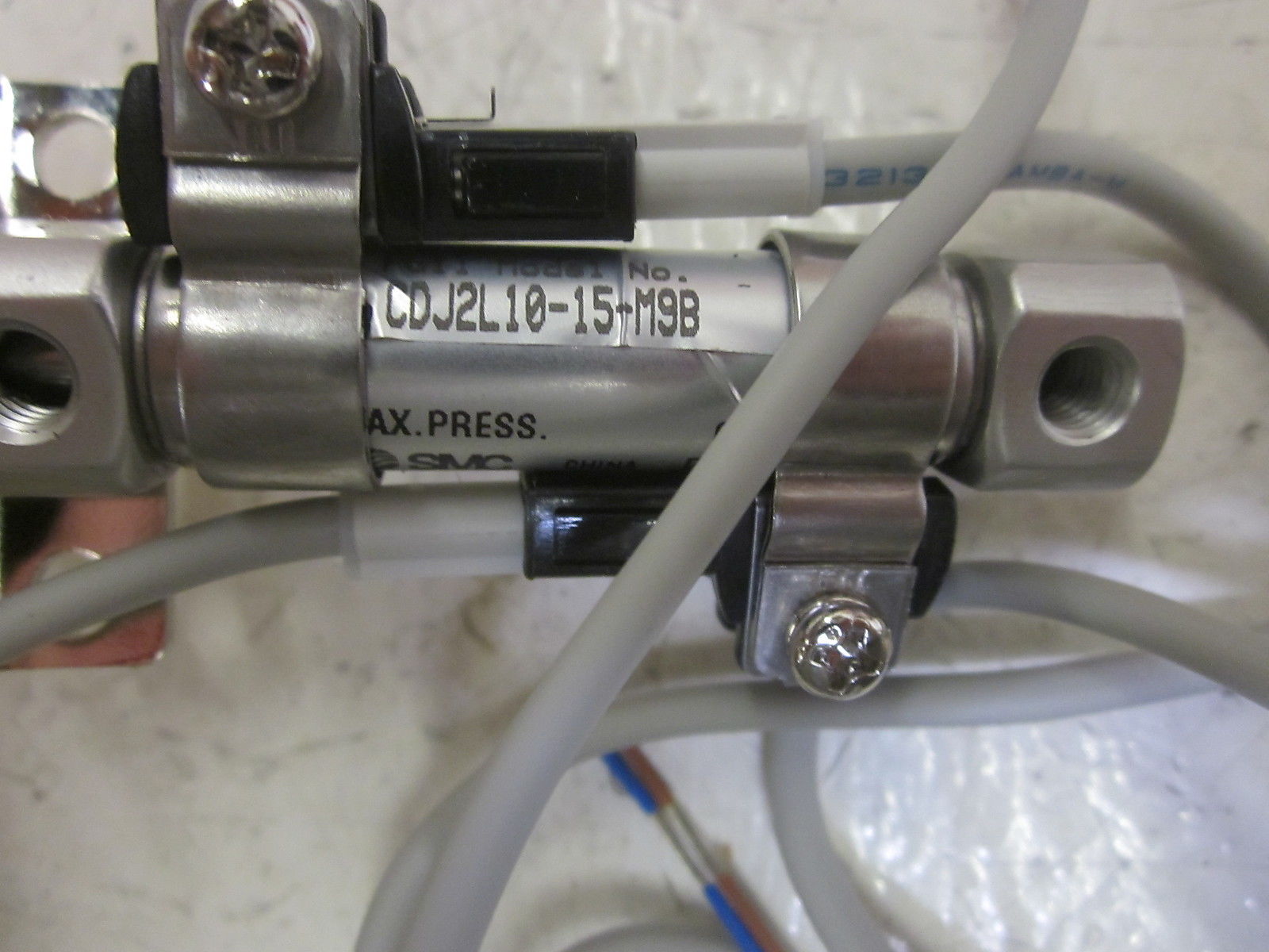 SMC CDJ2L10-15-M9B CYLINDER UNMP