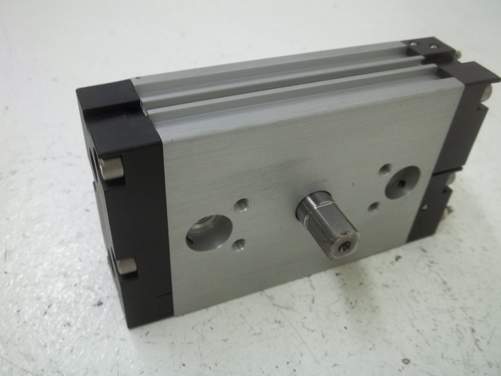 SMC CDRQB30 ROTARY ACTUATOR UNMP