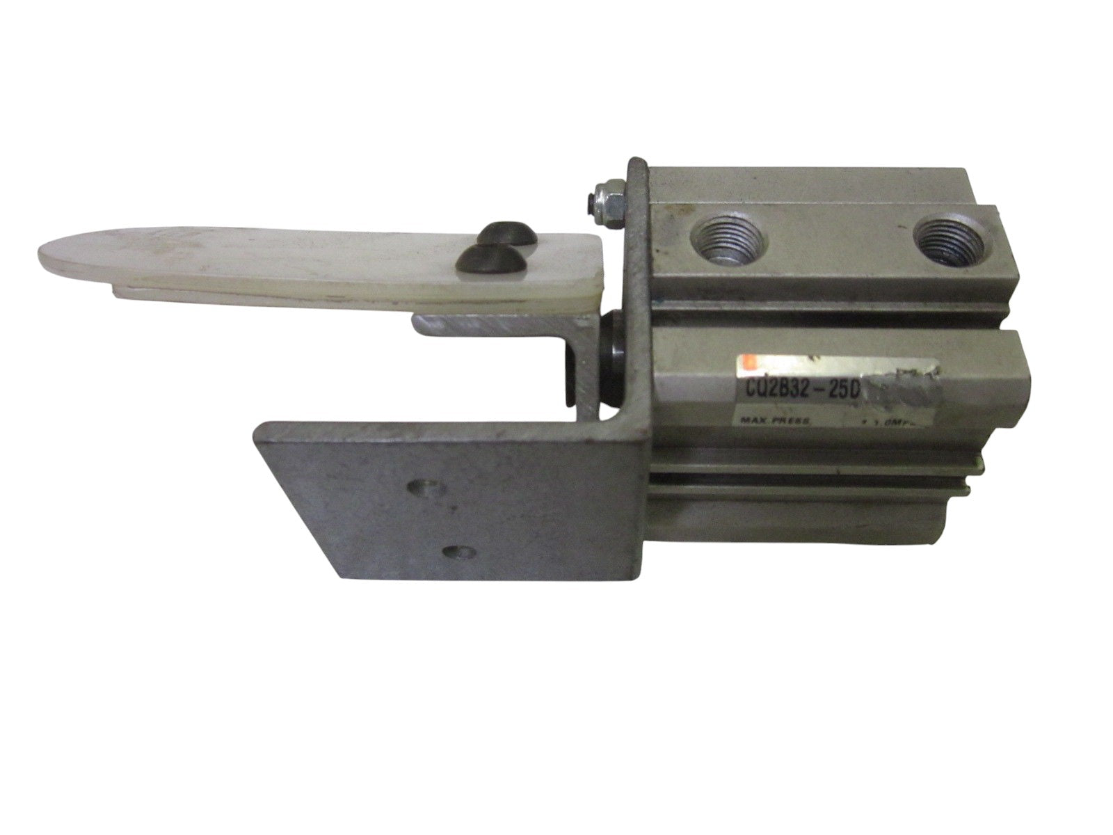 SMC CQ2B32-25D COMPACT CYLINDERS UNMP