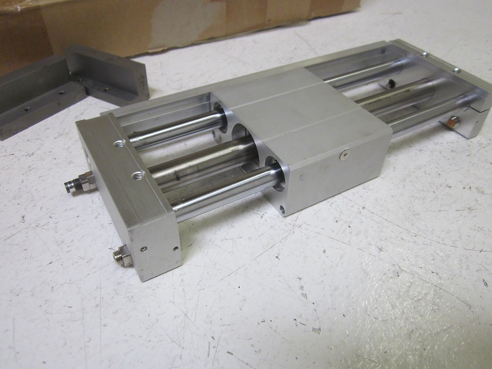 SMC CY2L15H-175B RODELESS CYLINDER BORE 15MM STROKE UNMP