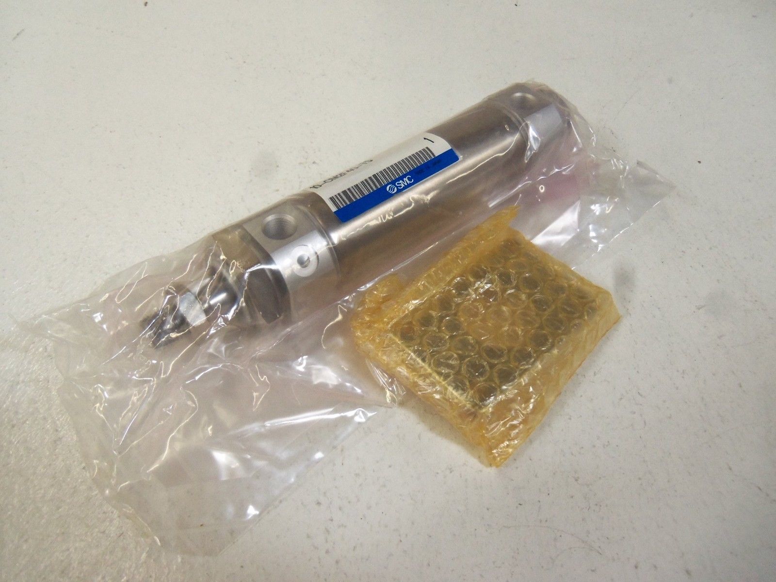 SMC CYLINDER 10-CM2F40-75 *NEW IN BAG *