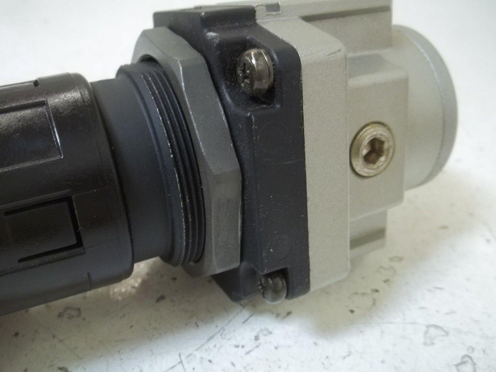 SMC EAR4000-F04G REGULATOR NSNP