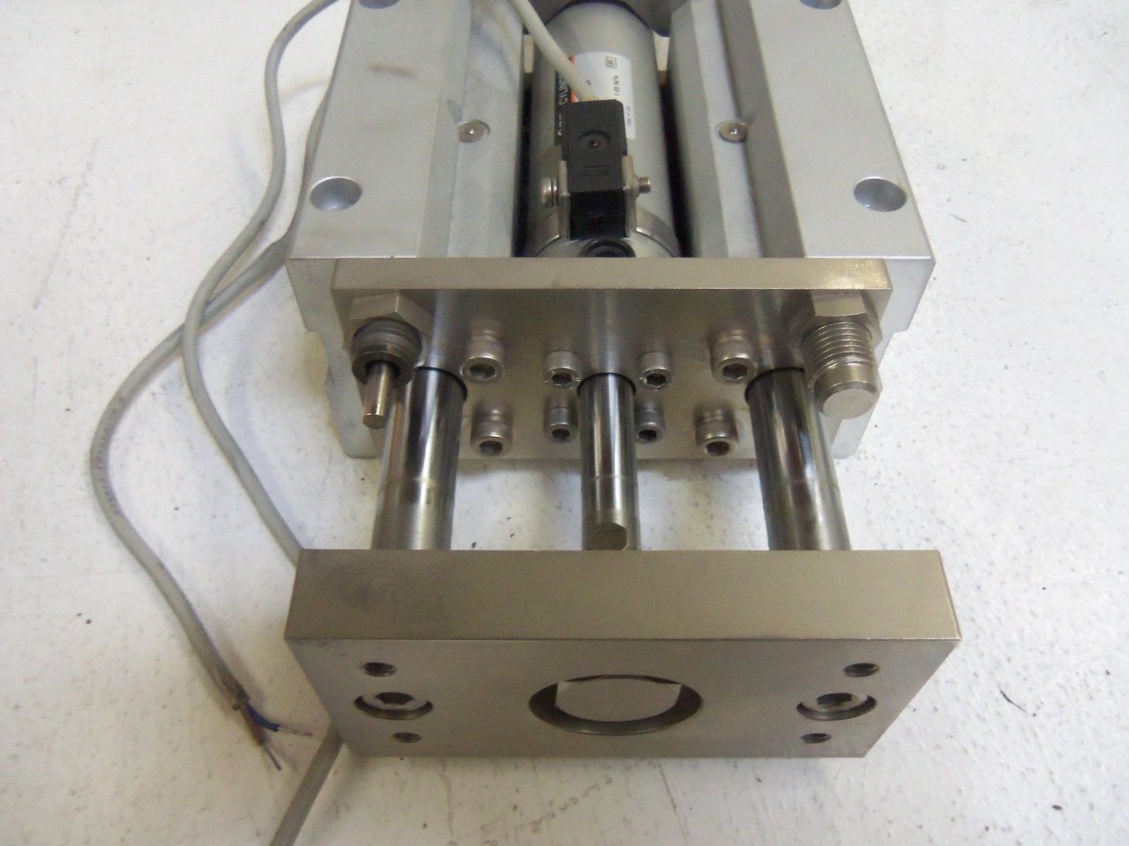 SMC MGGLB32-300-B54-XC18 CYLINDER UNMP