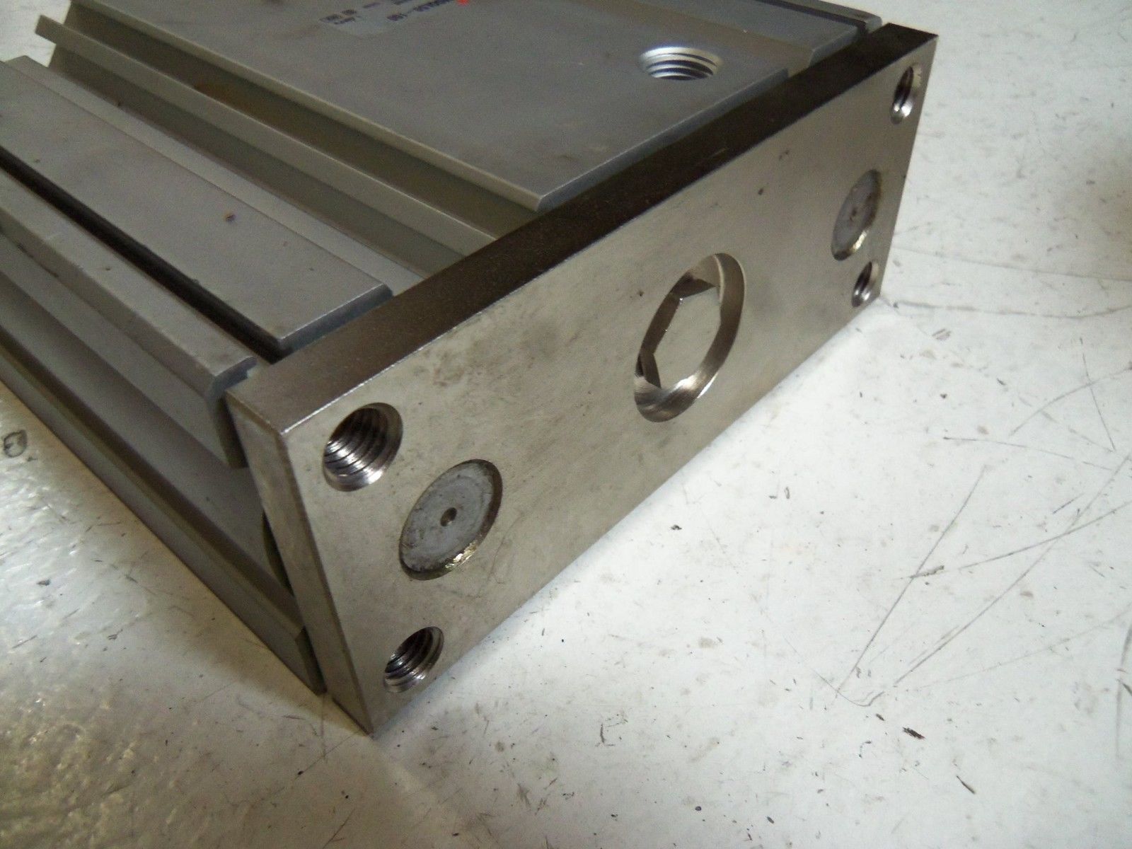 SMC MGQL50-100 ACTUATOR UNMP