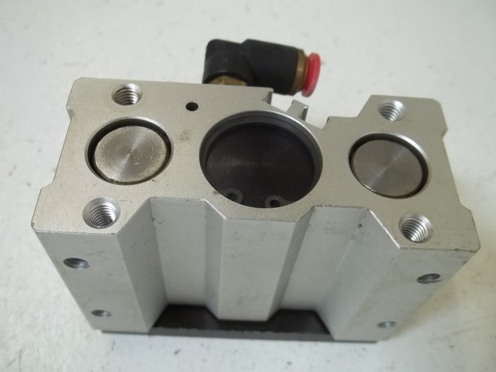 SMC MGQM25-20-XC18 PNEUMATIC AIR CYLINDER UNMP