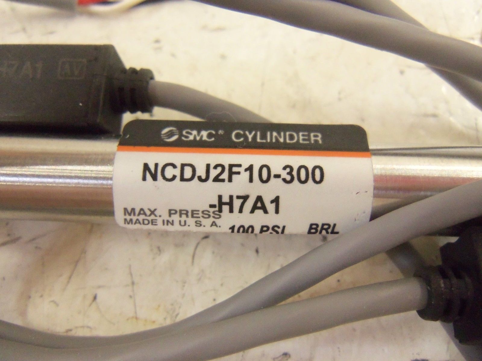 SMC NCDJ2F10-300-H7A1 CYLINDER NSNP