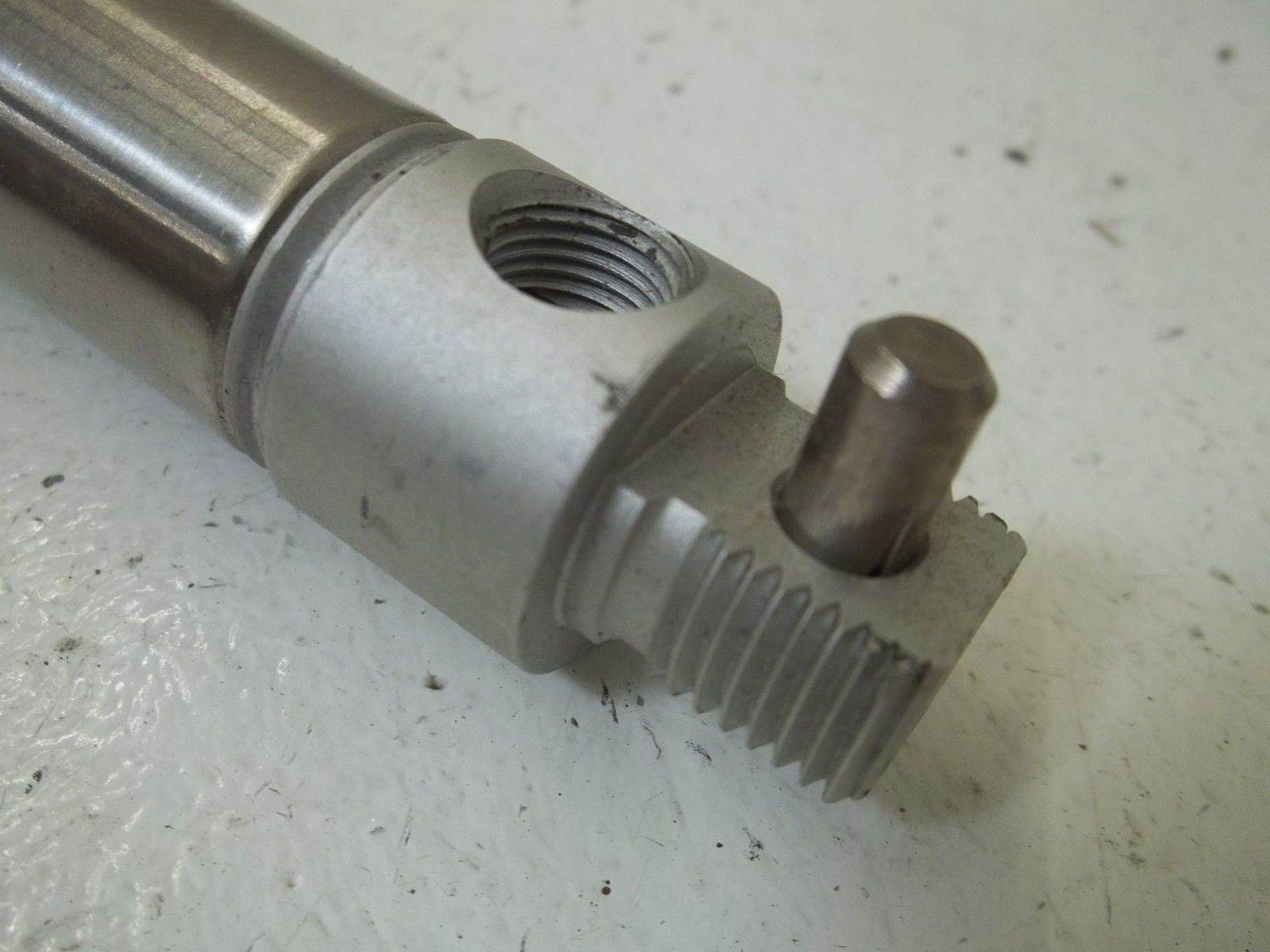 SMC NCMC075-0050 DOUBLE ACTING PNEUMATIC CYLINDER UNMP