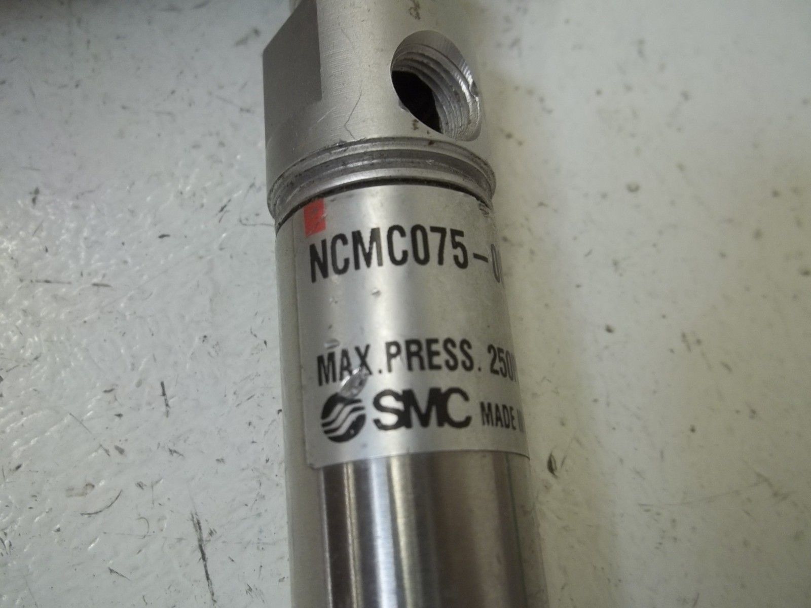 SMC NCMC075-0050 DOUBLE ACTING PNEUMATIC CYLINDER UNMP