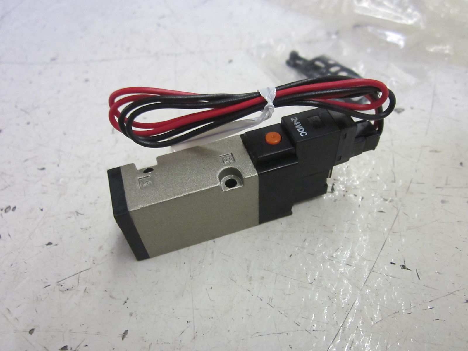 SMC NVJ5143-5LZ SOLENOID VALVE 24VDC  NSMP