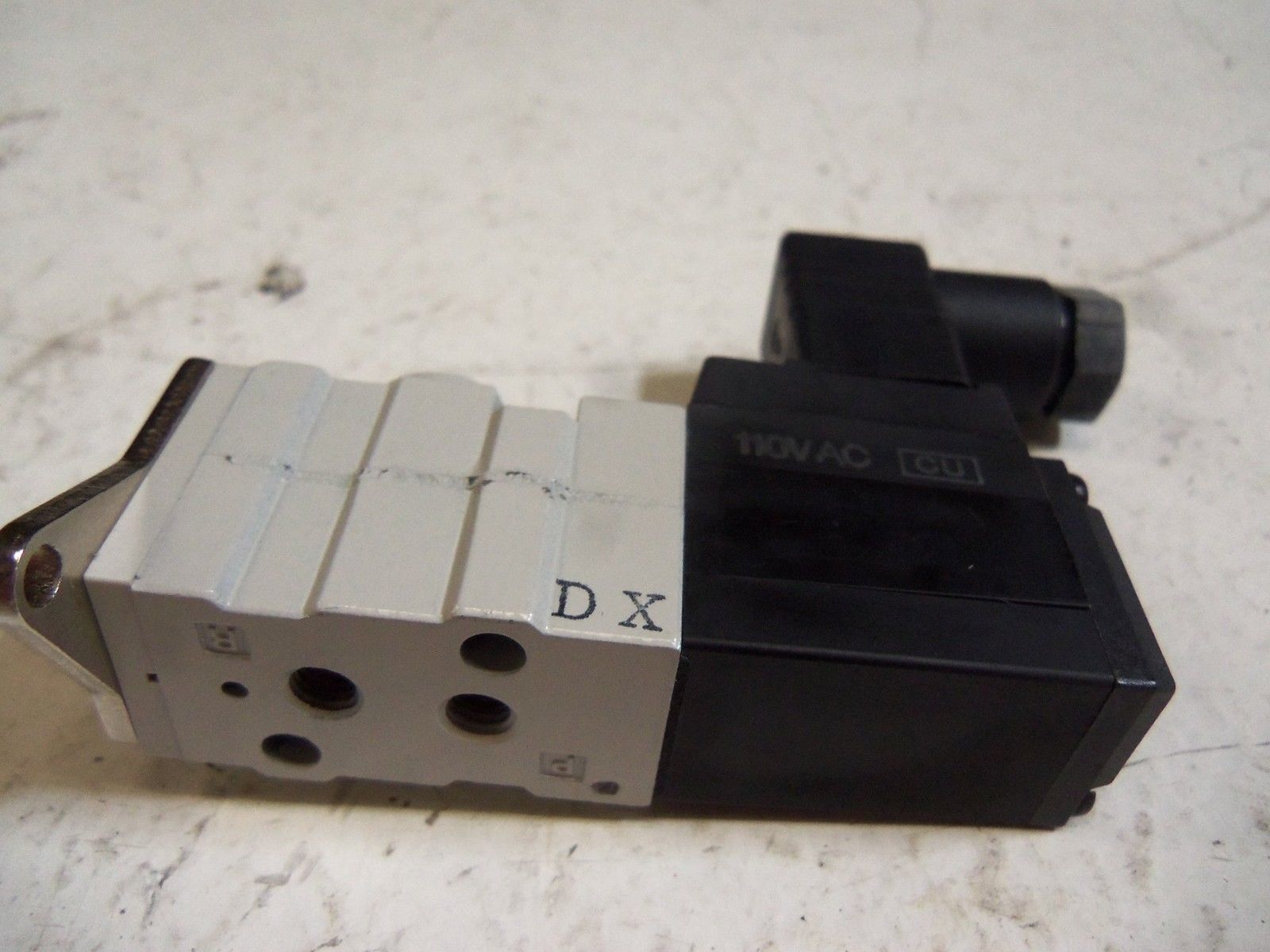 SMC NVKF332V-3D-M5 SOLENOID VALVE NSNP