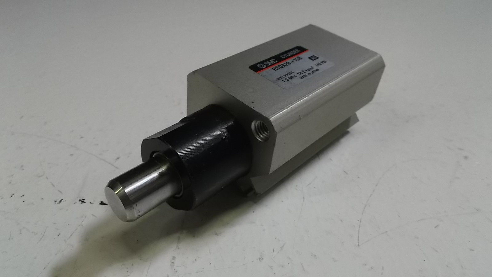 SMC RSQA20-15B PNEUMATIC AIR CYLINDER UNMP