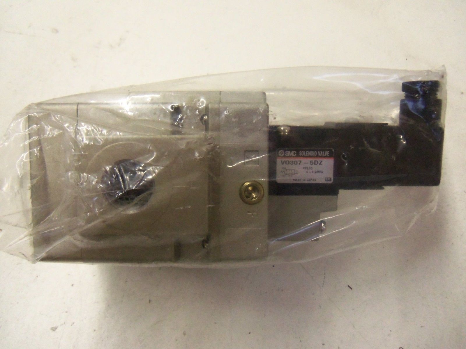 SMC VG342-5DZ-04FA SOLENOID VALVE NSNP