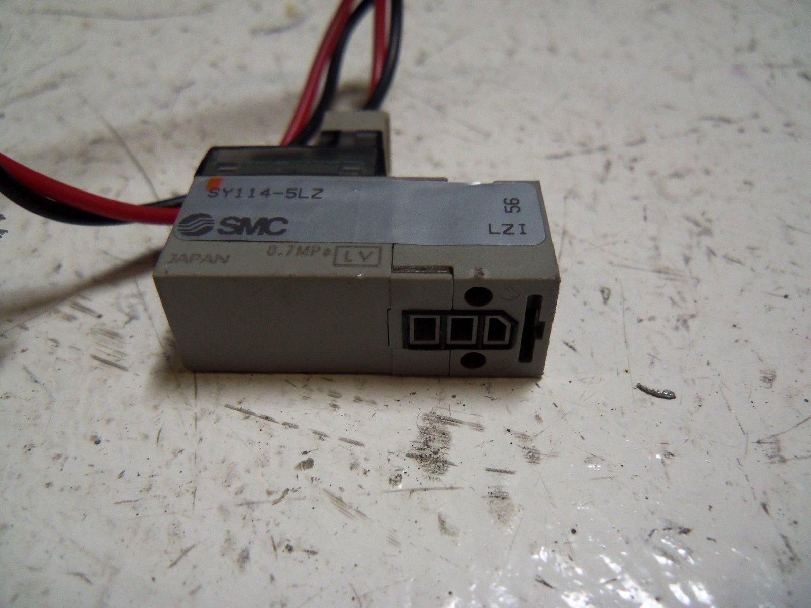 SMC SY114-5LZ SOLENOID VALVE UNMP