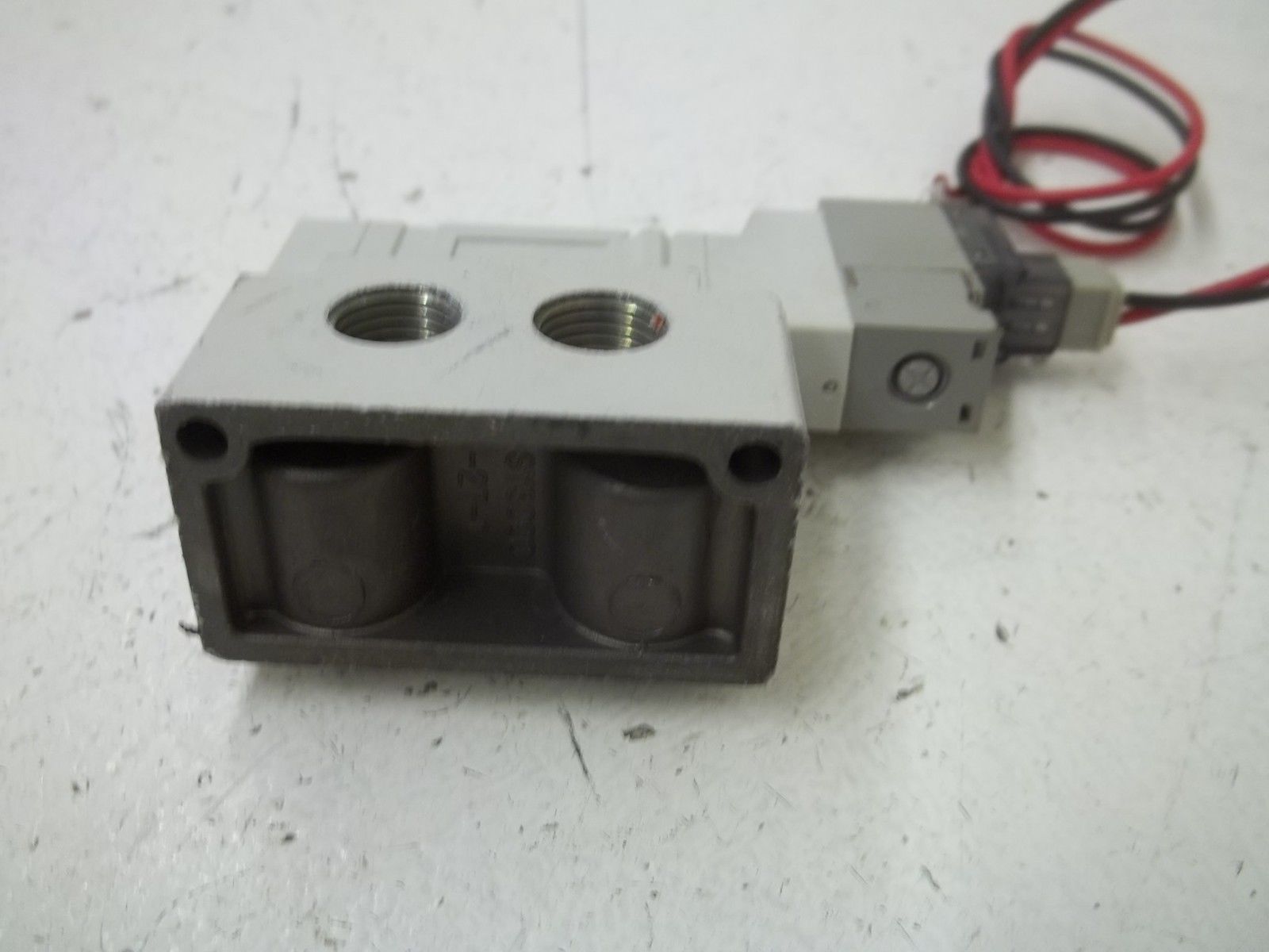 SMC SY3140-5LZ-01T  SOLENOID VALVE UNMP
