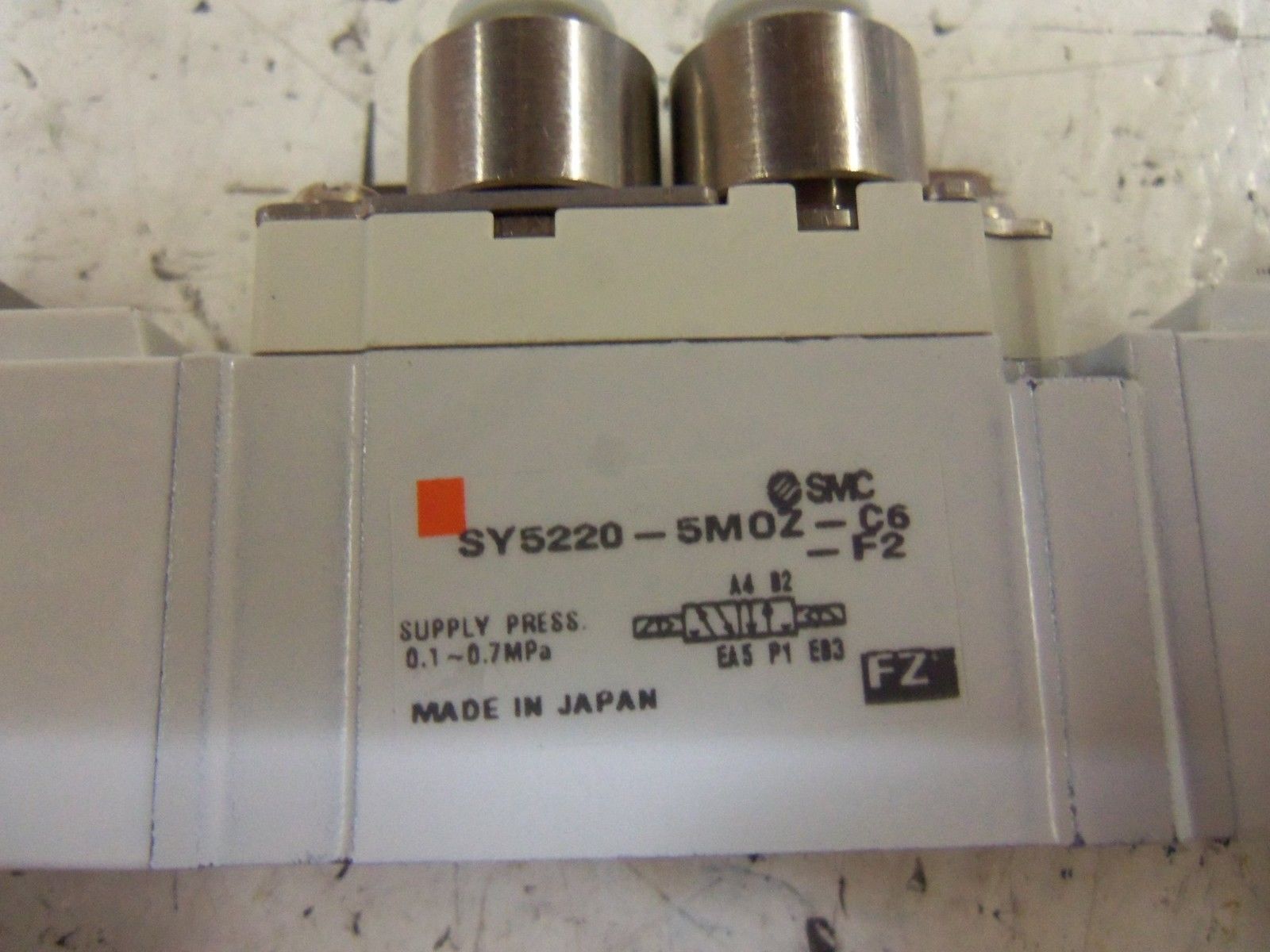 SMC SY5220-5M0Z-C6-F2 VALVE NSNP