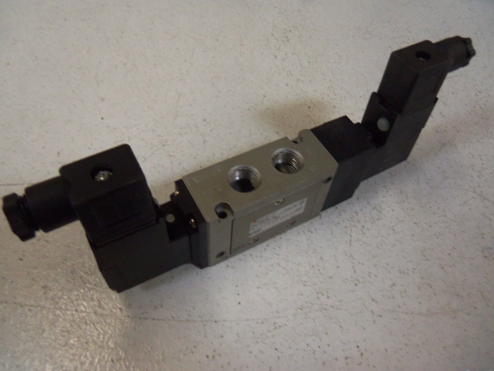 SMC VALVE NVFS3520-5DZ-03T UNMP