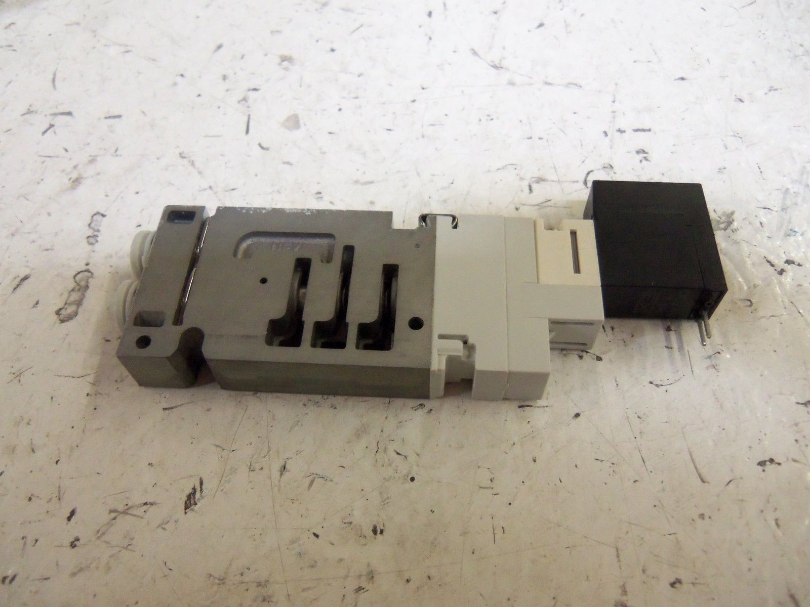 SMC VQ1131Y-5-C6 VALVE NSNP