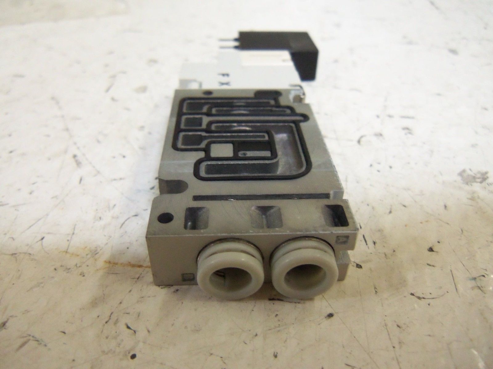 SMC VQ1131Y-5-C6 VALVE NSNP