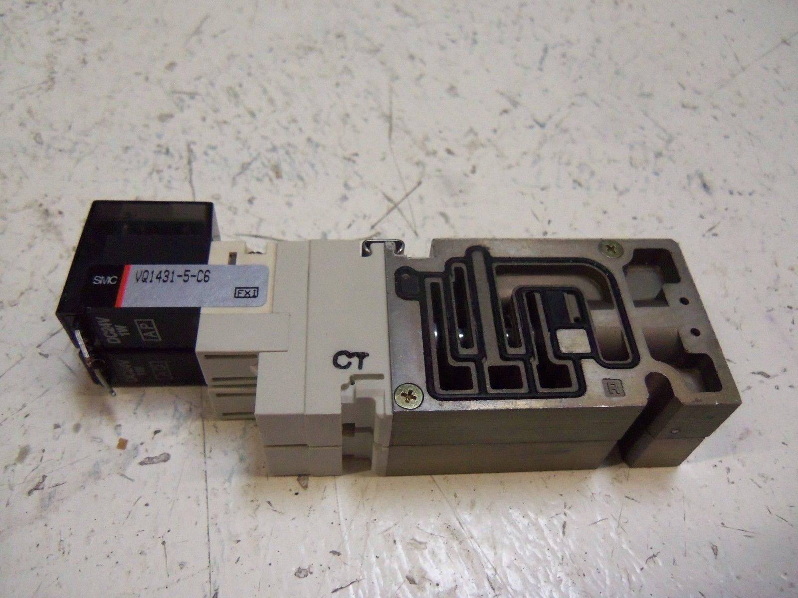 SMC VQ1431-5-C0 SOLENOID VALVE *NEW NO BOX*