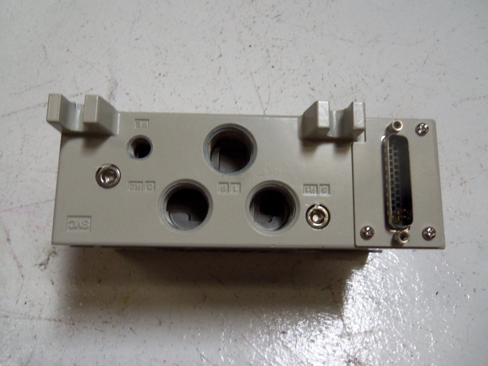 SMC VV5Q41-02N11TFD0 MANIFOLD UNMP