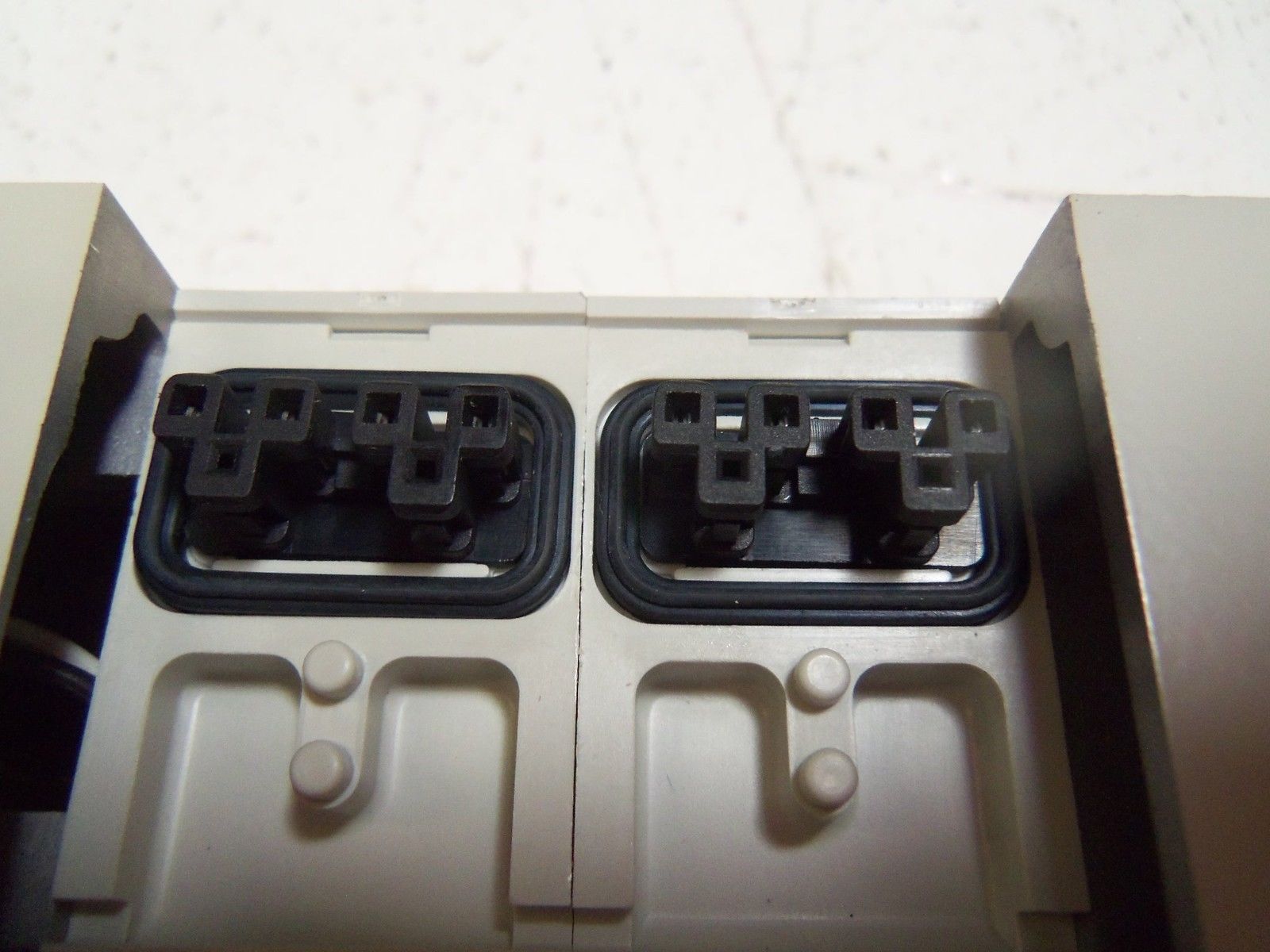 SMC VV5Q41-02N11TFD0 MANIFOLD UNMP