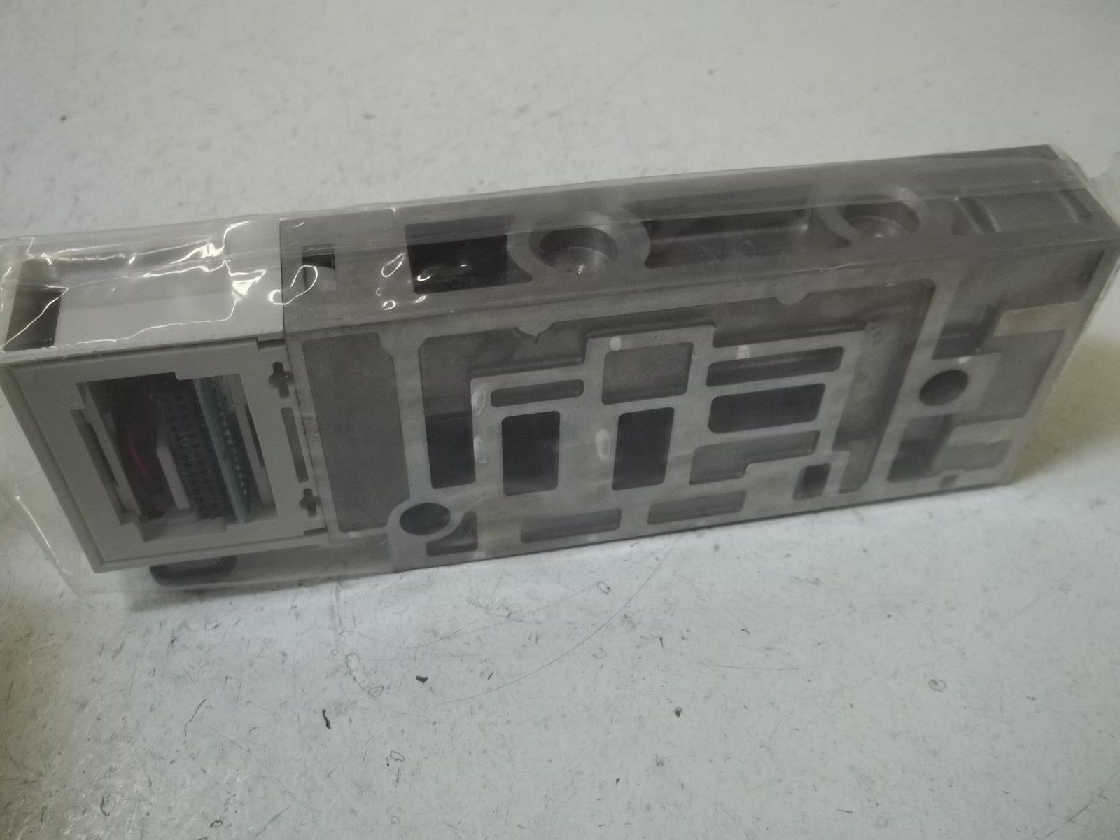 SMC VVQC4000-1B-S-CO MANIFOLD BLOCK NSNP